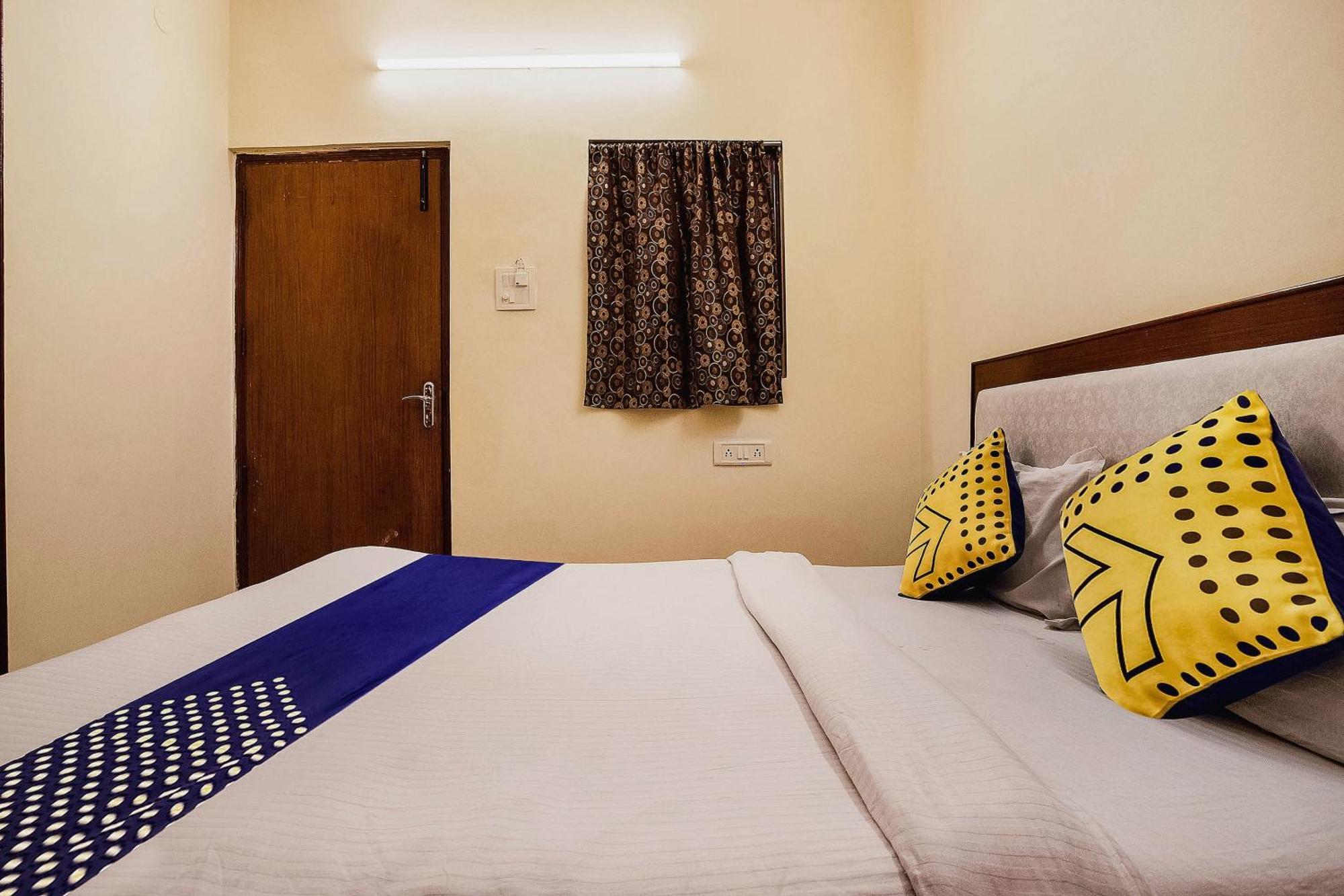 Hotel O City Inn Dx Ню Делхи Екстериор снимка